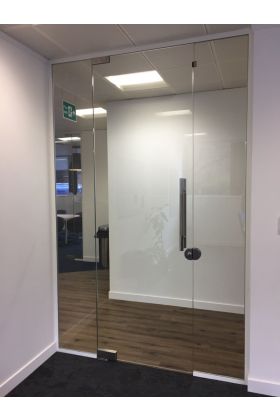 10mm USED GLASS PARTITION -2220mmx1820mm 1 Panel & 1 Door-Nationwide delivery